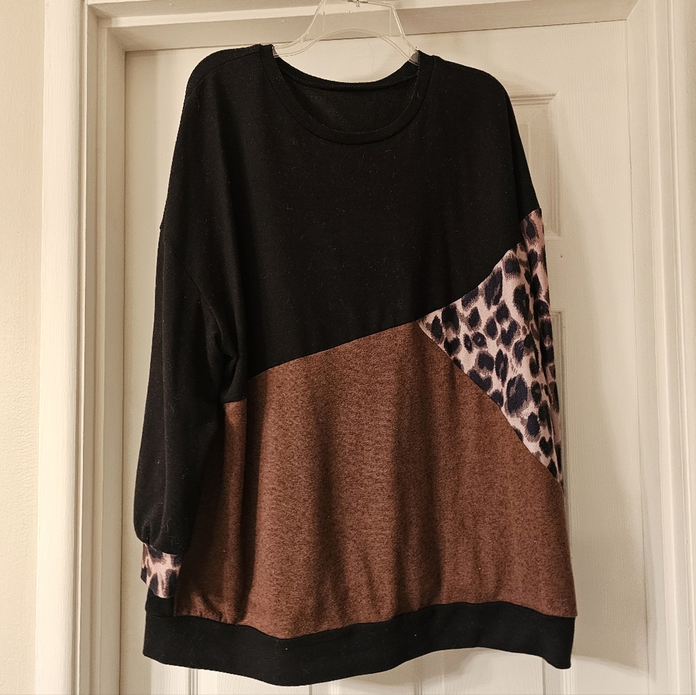 Leopard Sweater - Picture 2 of 6